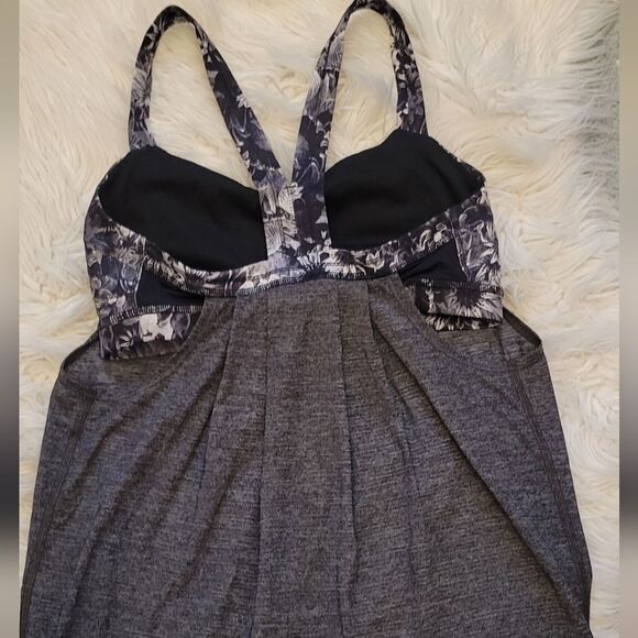 Lululemon Floral Tank Size 6 Like New - Picture 6 of 9
